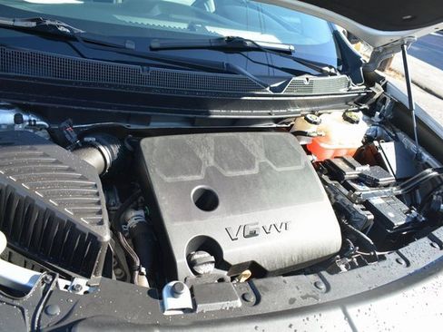 Used 2018 Chevrolet Traverse LT image 48