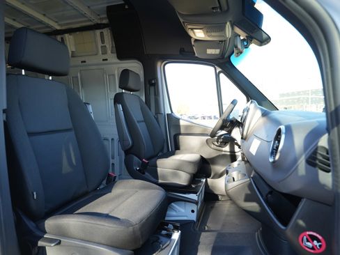 New 2026 Mercedes-Benz Sprinter 2500 image 42