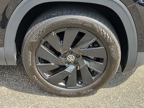 Used 2024 Volkswagen Atlas Cross Sport SE w/ Panoramic Sunroof Package AWD/4WD image 8