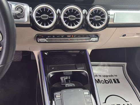 Used 2022 Mercedes-Benz GLB 250 image 25