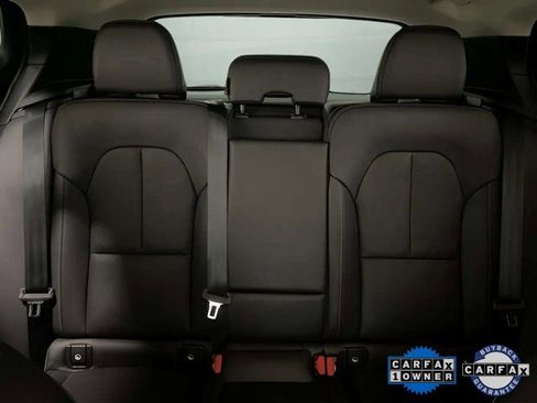 Used 2025 Volvo XC40 B5 Plus image 76