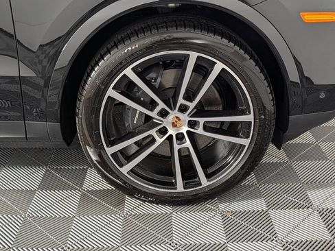 New 2026 Porsche Cayenne AWD/4WD image 14