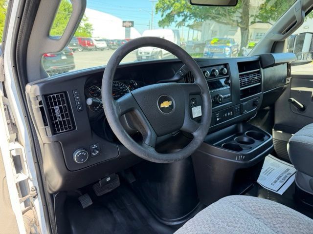 Used 2020 Chevrolet Express 3500 RWD image 11