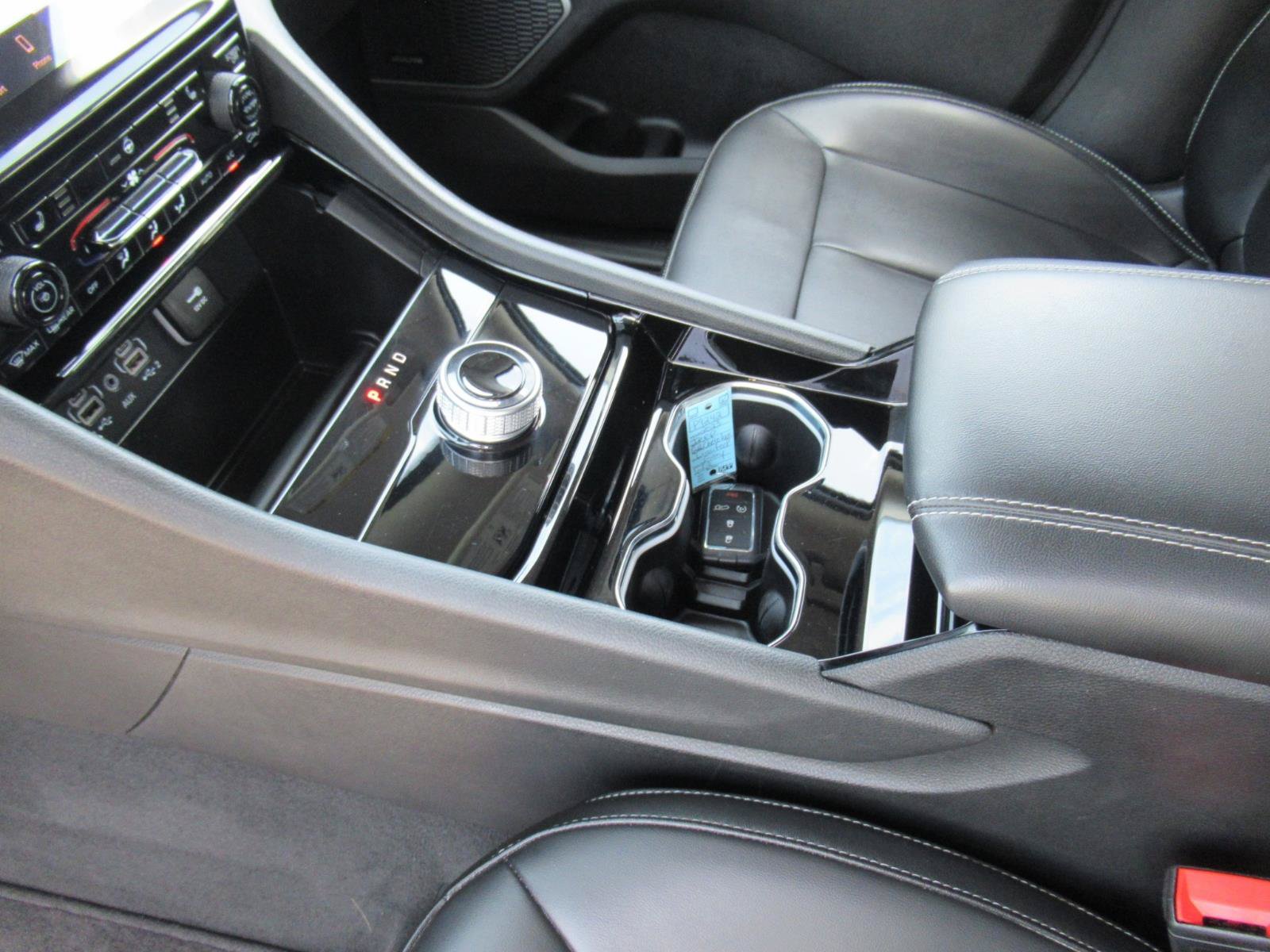 Used 2023 Jeep Grand Cherokee L Limited w/ Luxury Tech Group II RWD image 22