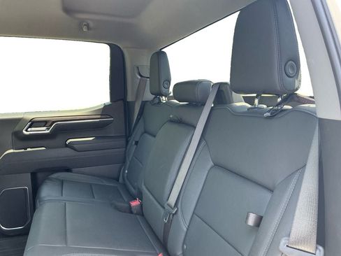 Used 2025 GMC Sierra 1500 SLT AWD/4WD image 13