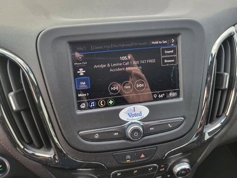 Used 2023 Chevrolet Equinox RS image 21