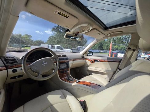 Used 2005 Mercedes-Benz E 320 Sedan w/ Sunroof Pkg image 8