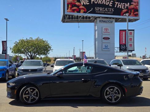 Used 2025 Ford Mustang Premium RWD image 4