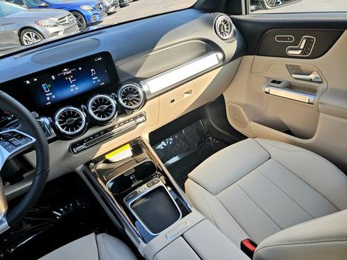 New 2026 Mercedes-Benz GLB 250 4MATIC image 32
