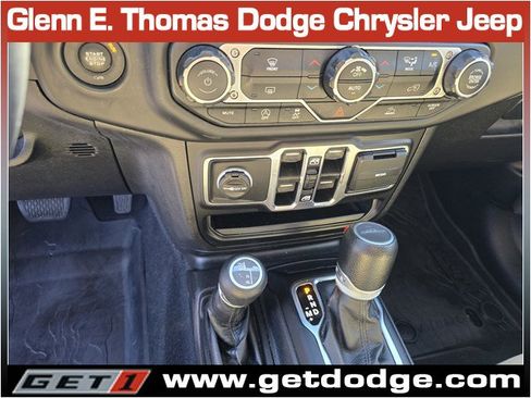 Certified 2023 Jeep Gladiator Willys image 18