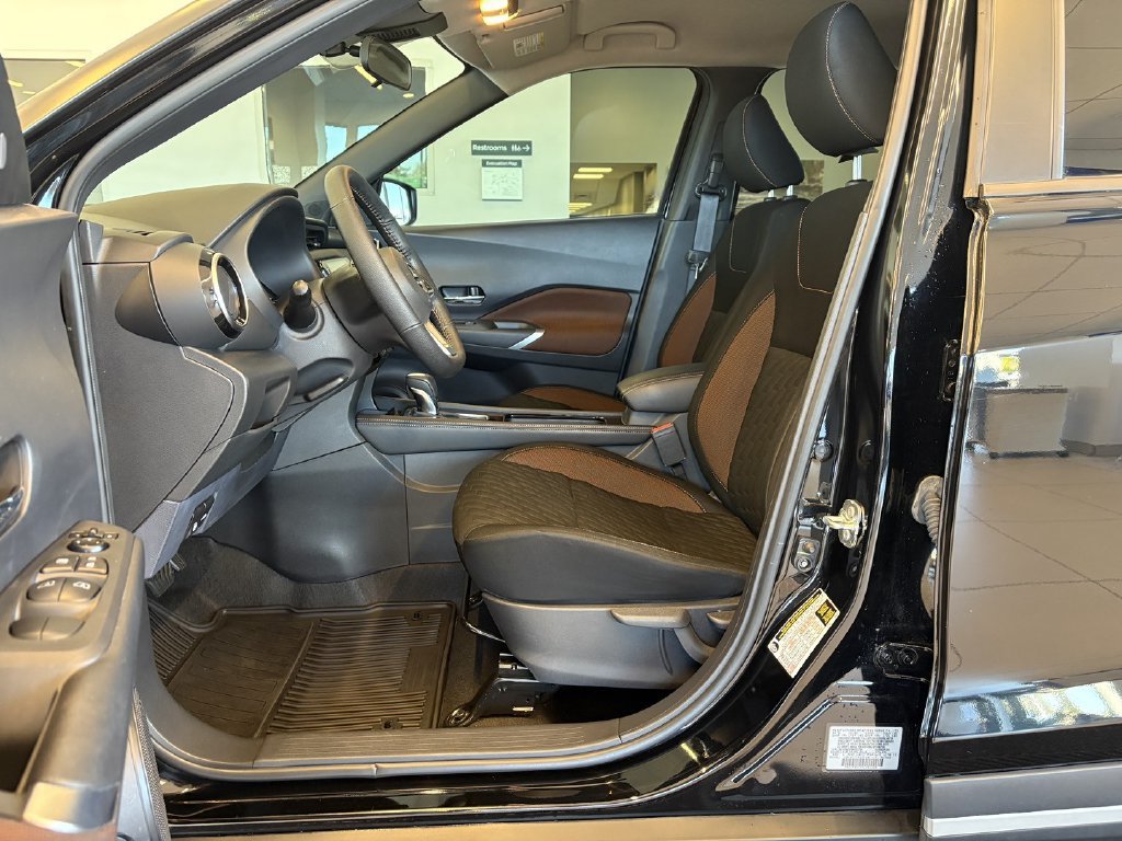 Used 2021 Nissan Kicks SR FWD image 14