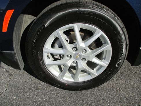 Used 2023 Chevrolet Equinox LT image 9