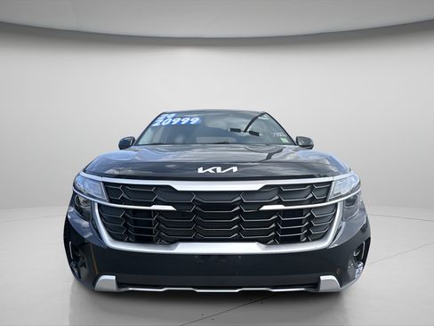 Used 2024 Kia Seltos LX AWD/4WD image 11
