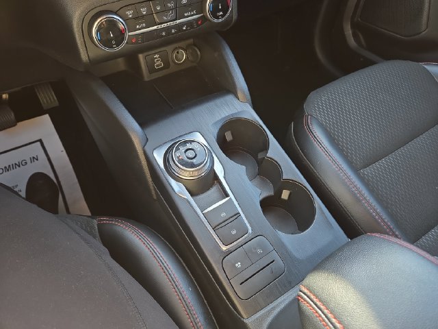 Used 2025 Ford Escape ST-Line Select AWD/4WD image 22