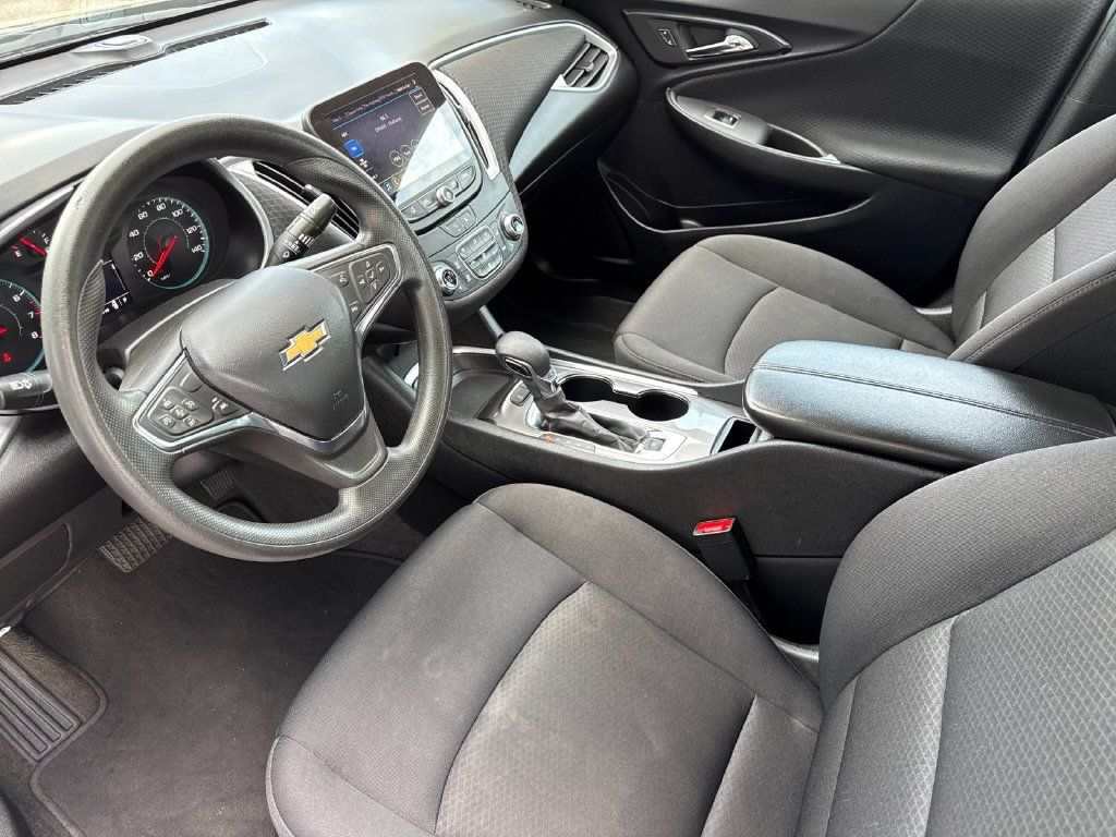 Used 2024 Chevrolet Malibu LT FWD image 9
