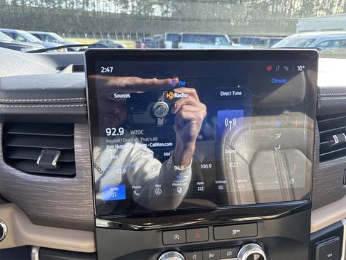 Used 2024 Ford Expedition Limited image 29