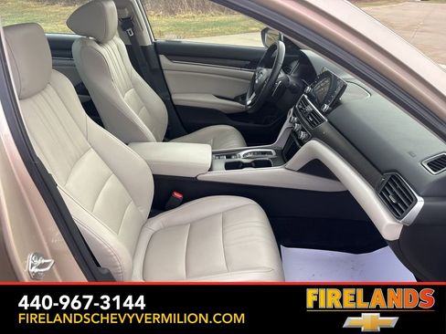 Used 2018 Honda Accord Touring image 34