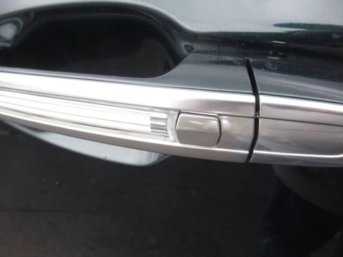 Used 2024 Cadillac XT5 Premium Luxury w/ LPO, Floor Liner Package AWD/4WD image 21