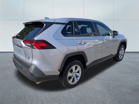 Used 2022 Toyota RAV4 LE image 3