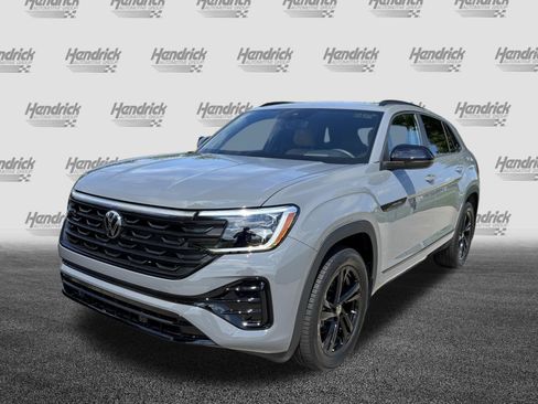 Used 2026 Volkswagen Atlas Cross Sport SEL R-Line AWD/4WD image 5