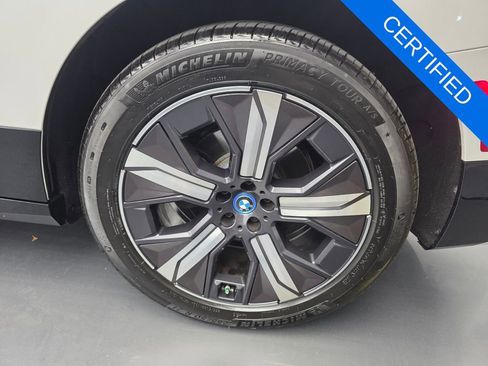 Certified 2023 BMW iX xDrive50 w/ Sport Package AWD/4WD image 17