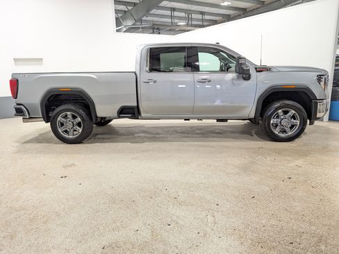 Used 2025 GMC Sierra 3500 SLE w/ SLE Value Package image 2
