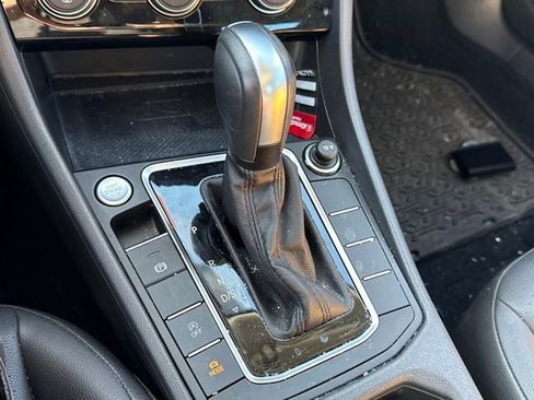 Used 2020 Volkswagen Jetta SEL image 32