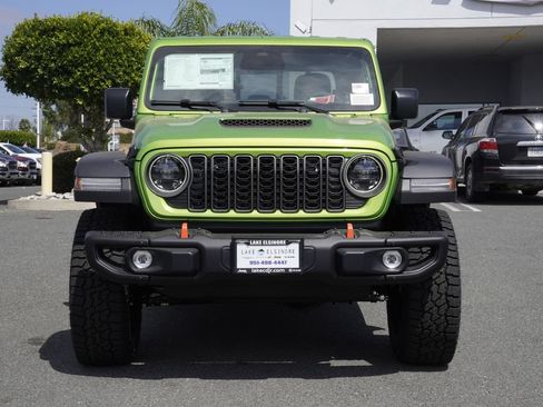 New 2026 Jeep Gladiator Mojave w/ Steel Bumper Group AWD/4WD image 9