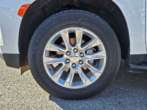 Used 2024 Chevrolet Suburban Premier image 11