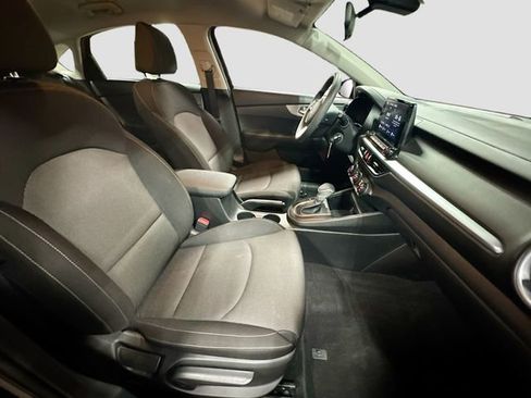 Used 2023 Kia Forte LXS w/ LXS Technology Package FWD image 25