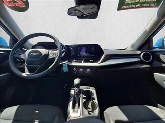 Used 2025 Chevrolet Trax LS w/ LS Convenience Package FWD video 2