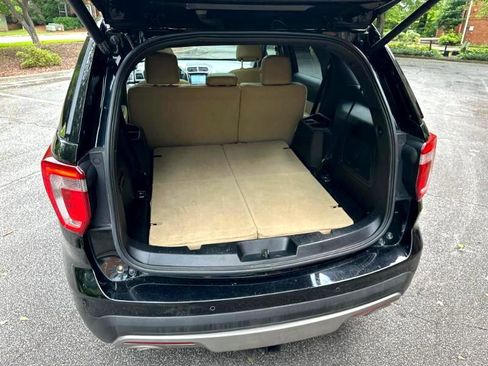 Used 2017 Ford Explorer Limited image 15