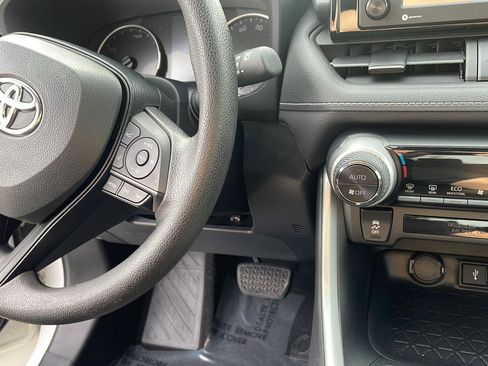 Used 2021 Toyota RAV4 LE image 24