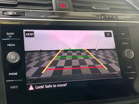 Used 2024 Volkswagen Tiguan SE R-Line image 28