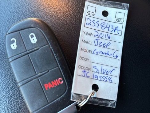 Used 2018 Jeep Grand Cherokee Laredo image 27