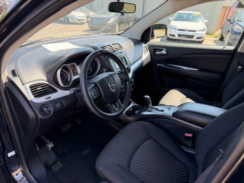 Used 2016 Dodge Journey SE w/ Flexible Seating Group FWD image 12