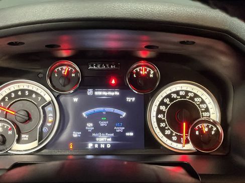 Used 2019 RAM 1500 Big Horn AWD/4WD image 14