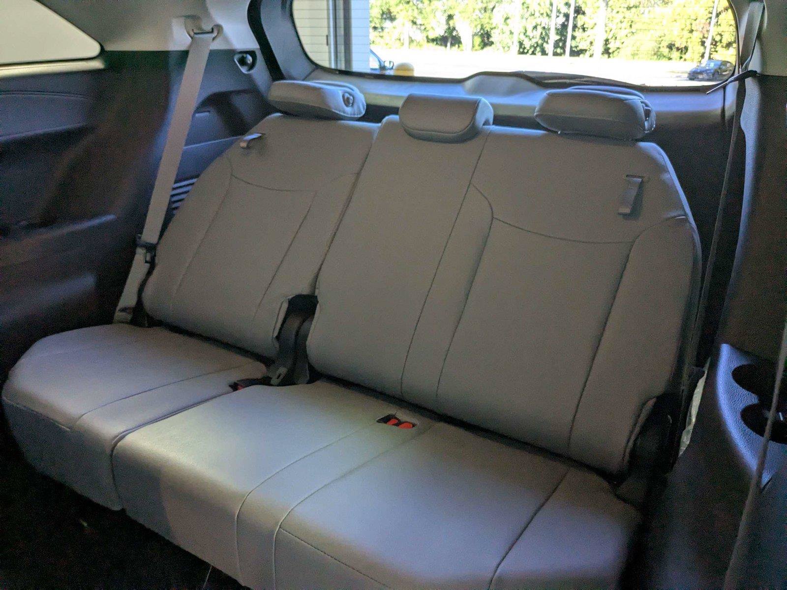 Certified 2025 Toyota Sienna XLE FWD image 36