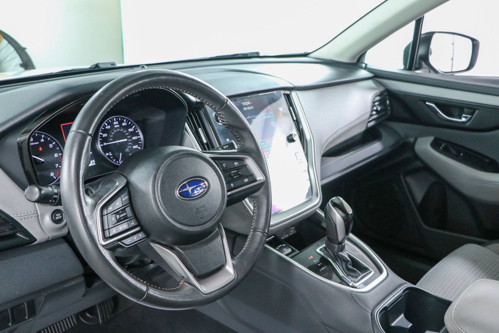 Used 2024 Subaru Outback Premium AWD/4WD image 22