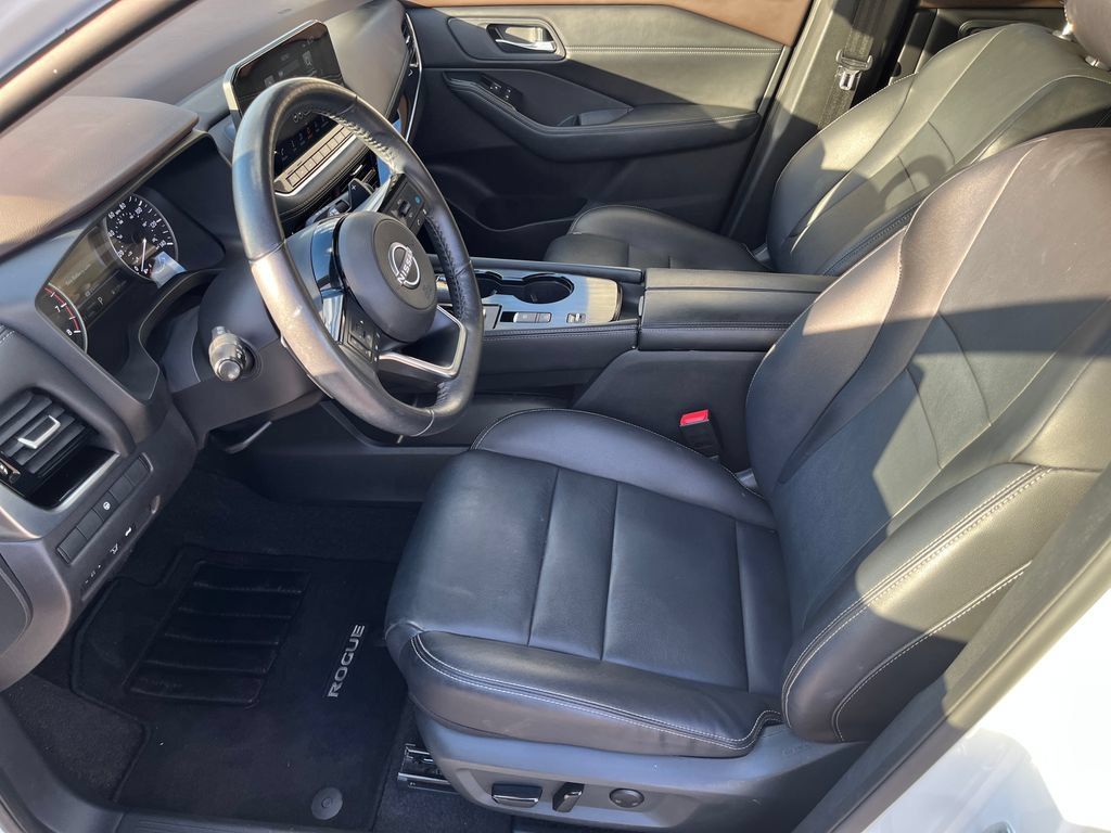 Used 2023 Nissan Rogue SL w/ SL Premium Package FWD image 16