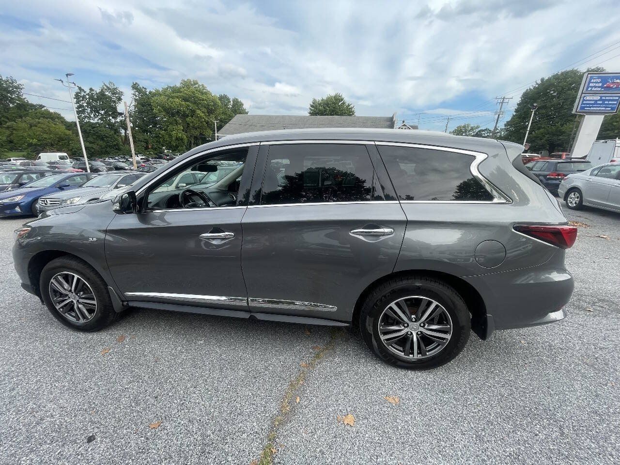 Used 2019 INFINITI QX60 Luxe w/ Essential Package AWD/4WD image 9
