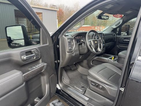 Used 2023 Chevrolet Silverado 2500 LTZ w/ LTZ Plus Package image 9