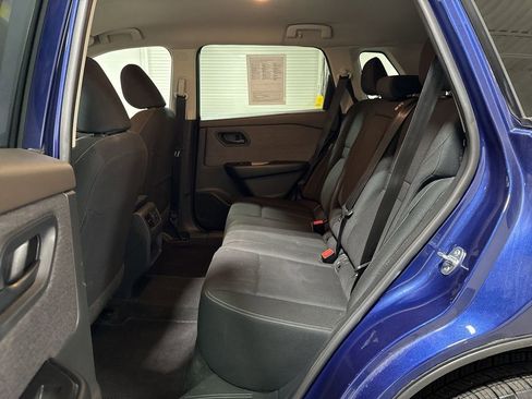 Used 2023 Nissan Rogue S image 22