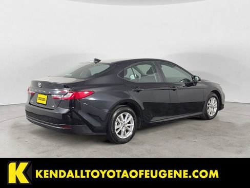 Certified 2025 Toyota Camry LE image 5