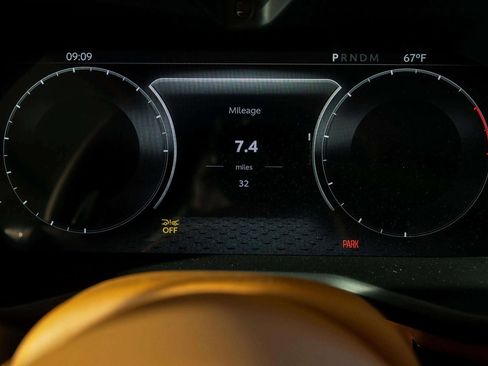 New 2026 Aston Martin DBX 707 image 23