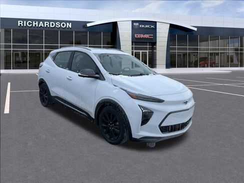 Used 2023 Chevrolet Bolt EUV Premier w/ Sun & Sound Package image 8