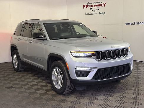 Used 2023 Jeep Grand Cherokee Limited image 2