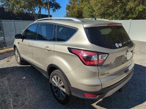 Used 2017 Ford Escape Titanium image 3