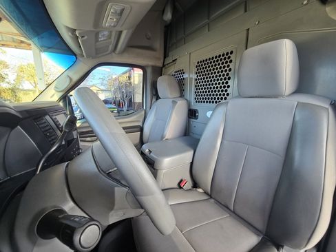 Used 2016 Nissan NV 2500 SV w/ Technology Package image 15