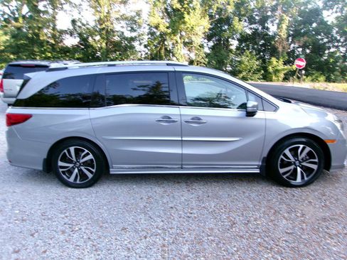 Used 2018 Honda Odyssey Elite image 9
